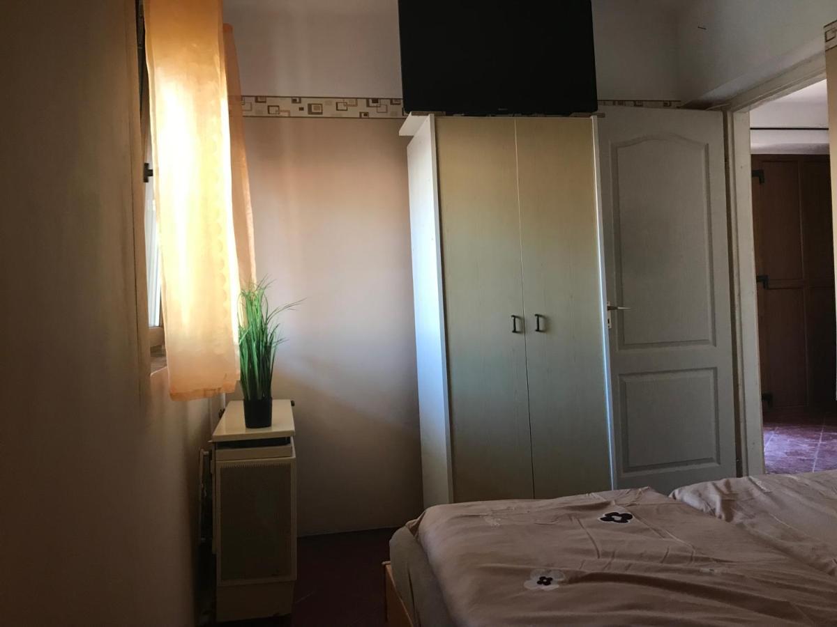 Edu Apartman ハイデゥソボスロー エクステリア 写真